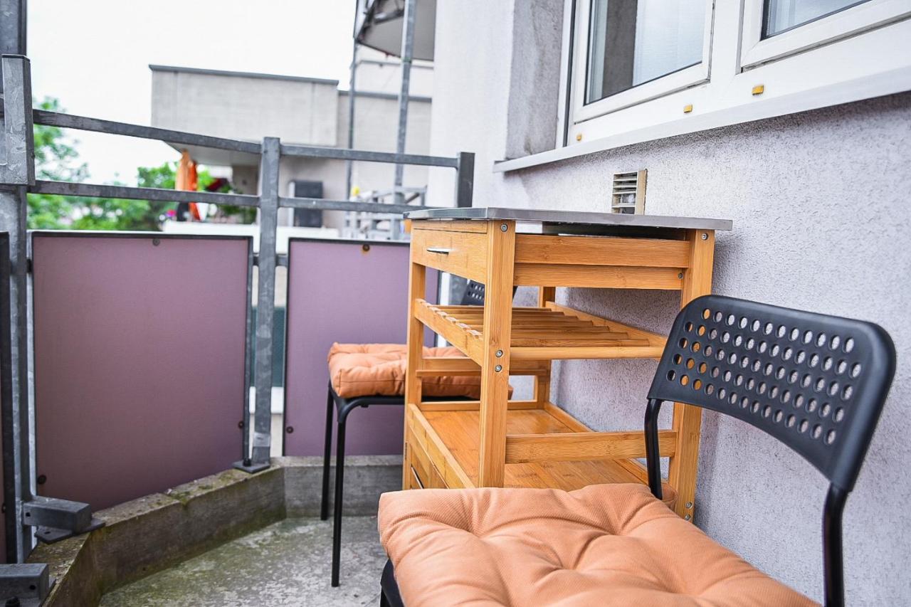 Ruhige Wohnung Im . Private Parkplatz ,Balkon ,Netflix ニュルンベルク エクステリア 写真
